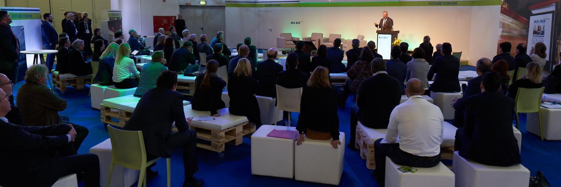 The new Deep Dive Stage creates a relaxed atmosphere for holding important talks and generating new leads. (image: Messe Berlin)
